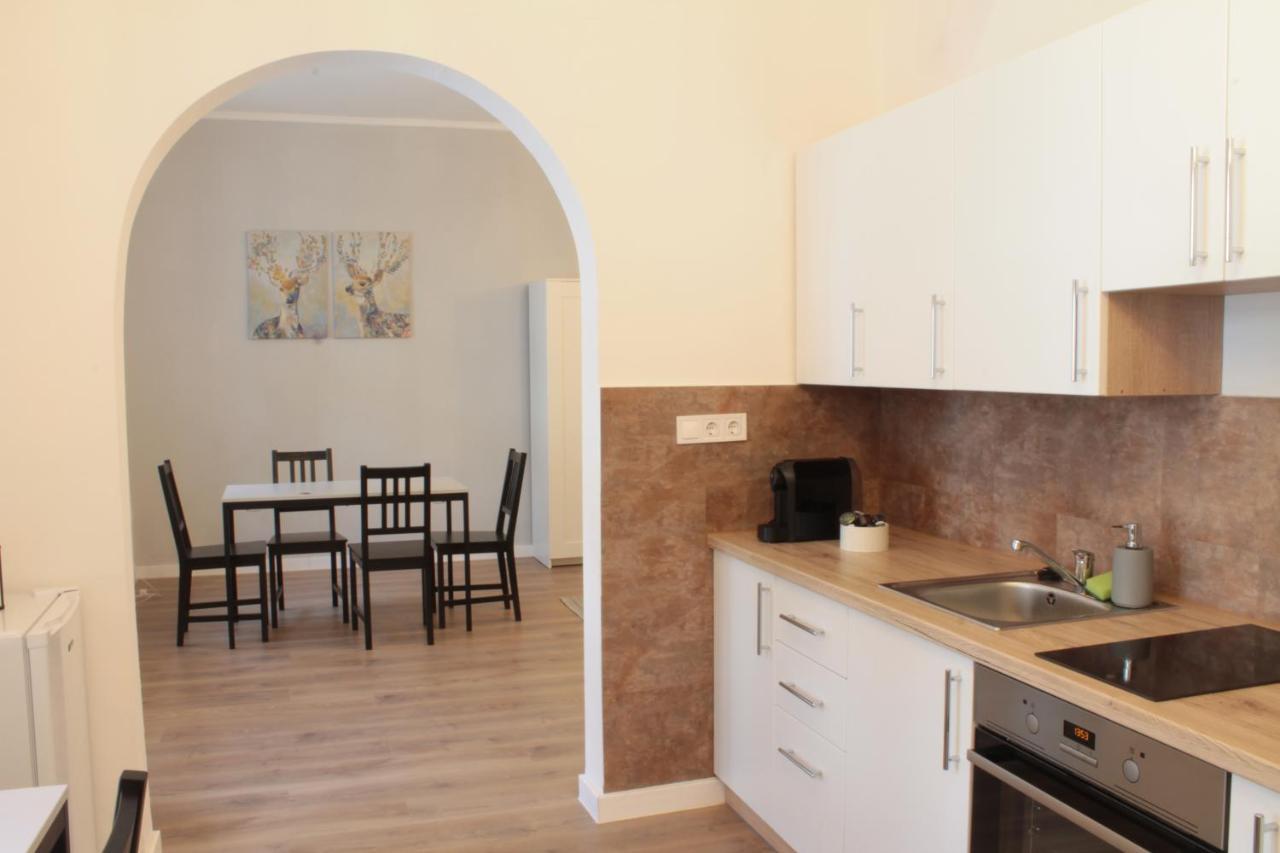 Zwinger Apartman Sopron Eksteriør billede