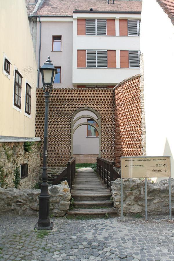 Zwinger Apartman Sopron Eksteriør billede